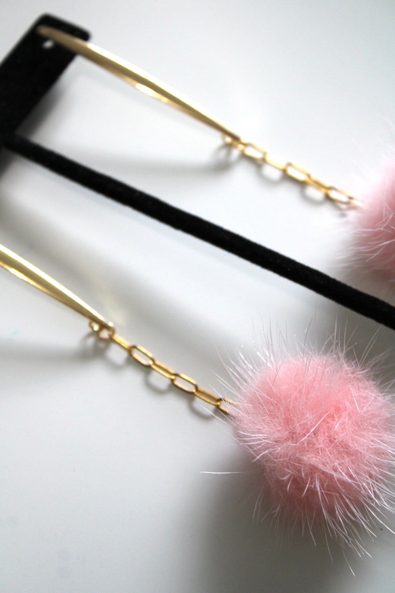 IFA - Rabbit pom-pom earrings