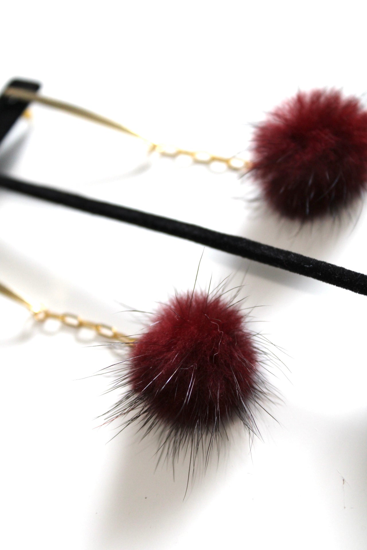 IFA - Rabbit pom-pom earrings