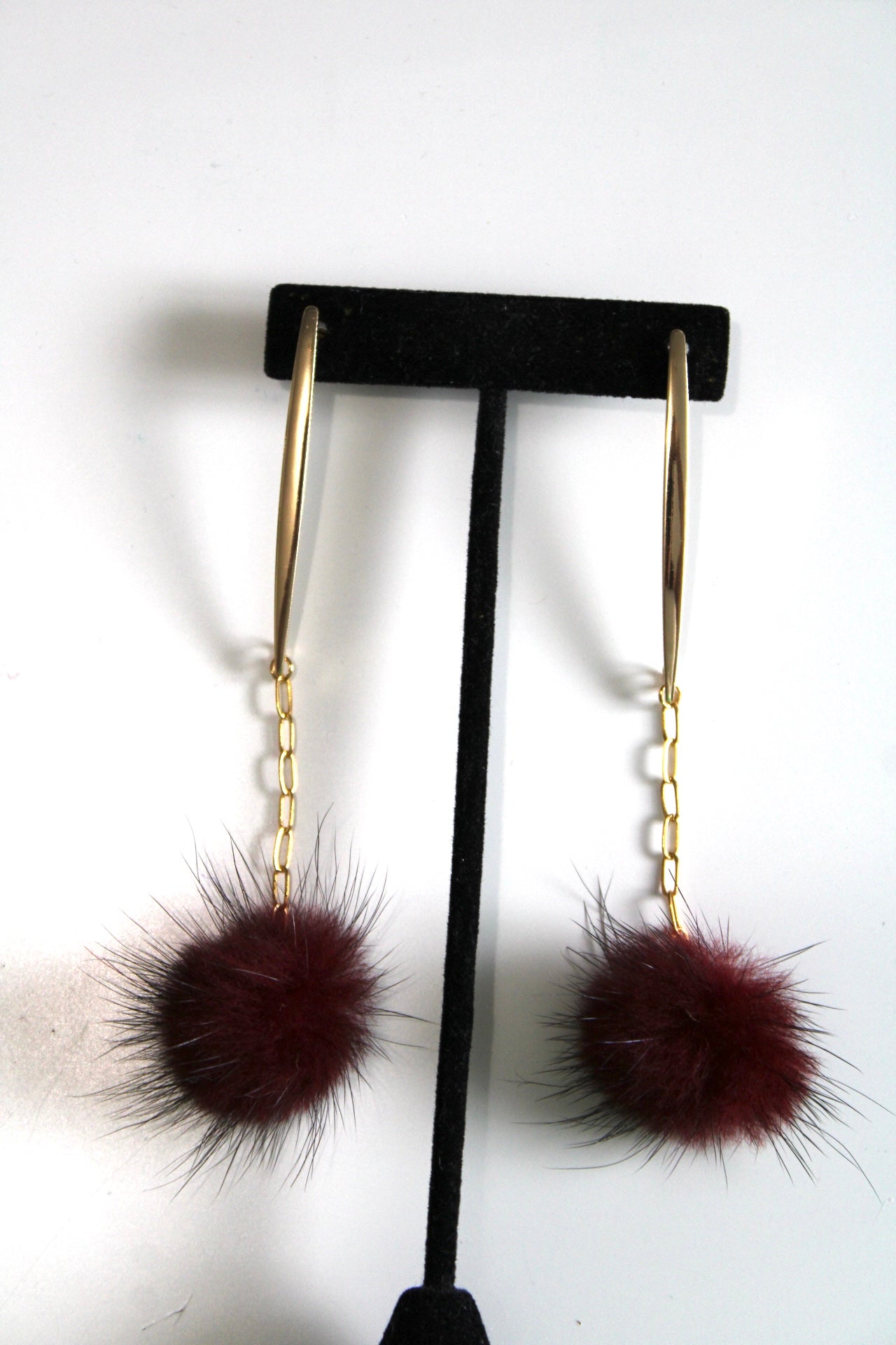 IFA - Rabbit pom-pom earrings