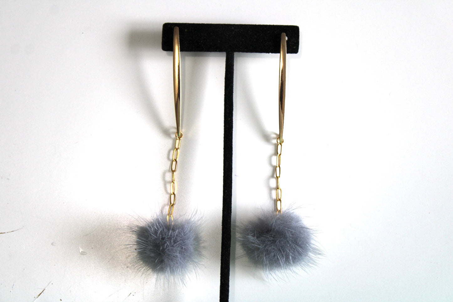 IFA - Rabbit pom-pom earrings